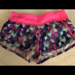 Ivivva girls shorts size 7 in very good condition!